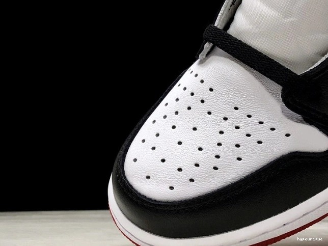HYPE Black Jordan Air 555088-125 1 Toe Retro 0731